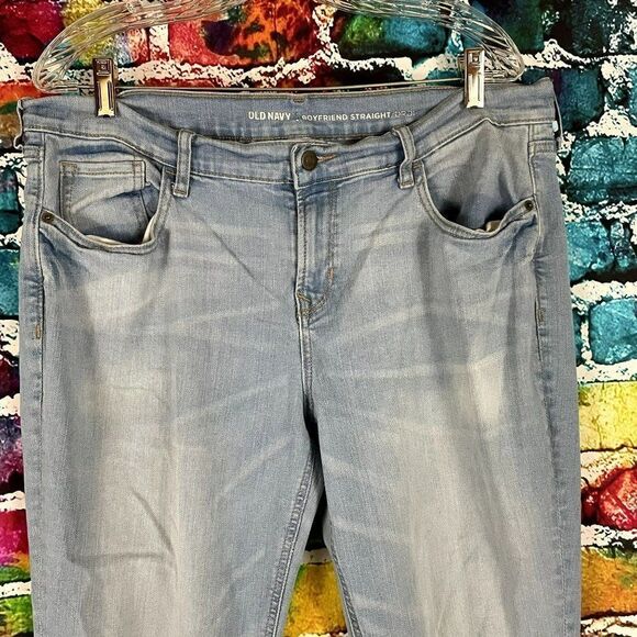 Old Navy Boyfriend Straight Leg Light Wash Distressed Denim Jeans Size 14 - Picture 3 of 8